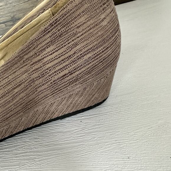 French Sole FS/NY Women Size 7.5 Metallic Taupe Pinstripe Gumdrop Wedge Italy - Picture 4 of 11
